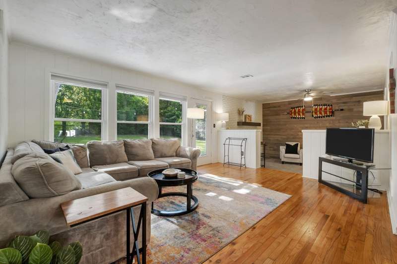 3 bedroom Detached at 2351 Amelia Circle, White Acres Addition, Tallahassee — photo 3