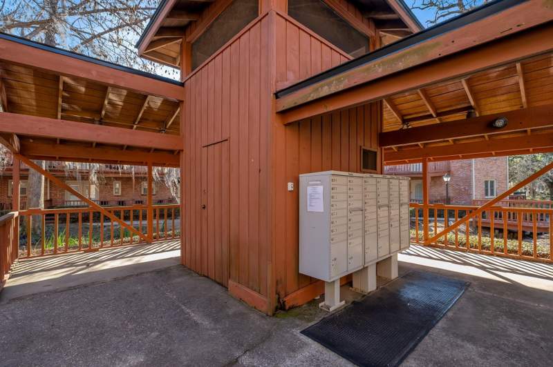 1 bedroom Condominium at 336 S Franklin Boulevard, Lafayette Town Homes, Tallahassee — photo 3