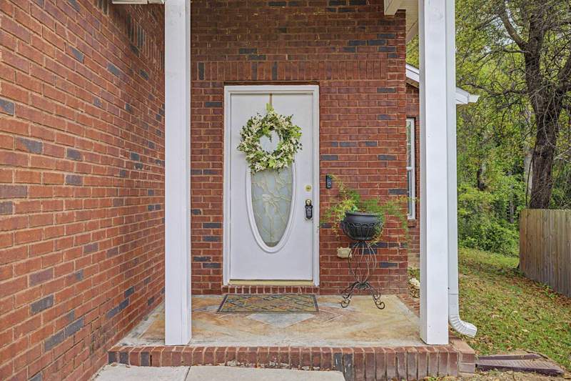 3 bedroom Detached at 2908 Briar Court, Briar Chase, Tallahassee — photo 2