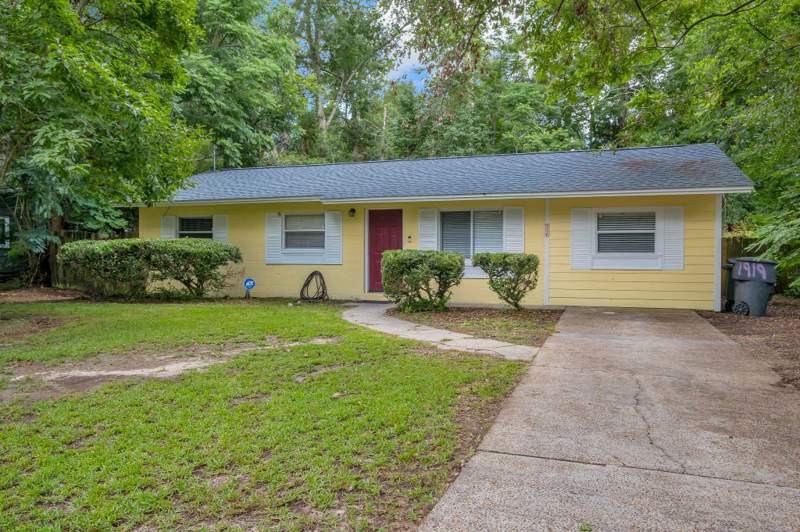 4 bedroom Detached at 1919 Karen Lane, Caroline Courts, Tallahassee — photo 2