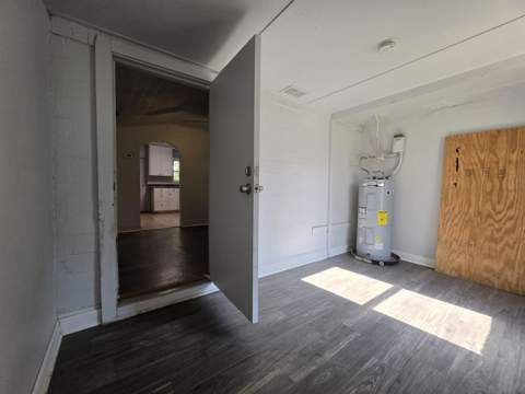 2046 Holmes Street, Tallahassee FL - photo 6 of 48