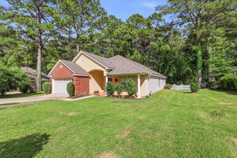 3 bedroom Detached at 747 Eagle View Drive, Piney Z Phase 8, Tallahassee — photo 2