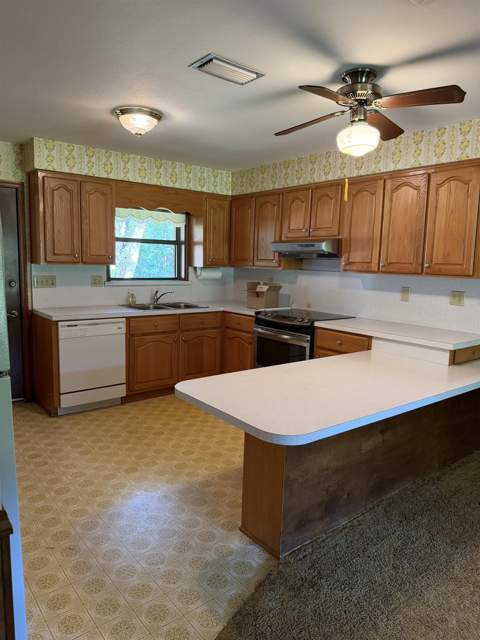 596 Champion Oaks Circle, Havana FL - photo 7 of 36