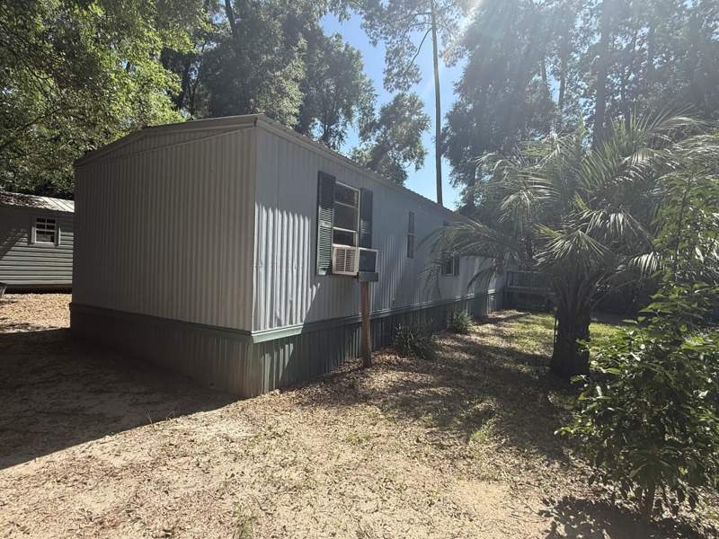 3 bedroom ManufacturedHome at 31 Solomon Drive, Wakulla Gardens Ut 3, Crawfordville — photo 2
