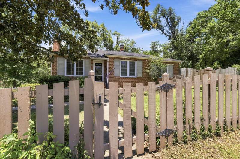 4 bedroom Detached at 402 E Palmer Avenue, Kerr Survey, Tallahassee — photo 3