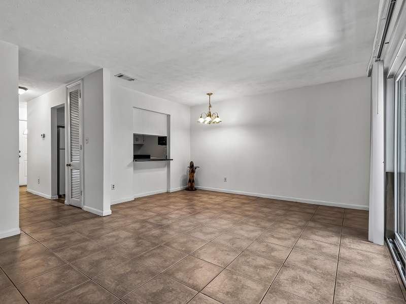 2 bedroom Townhouse at 1960 Portland Avenue, Portland Townhouses, Tallahassee — photo 4