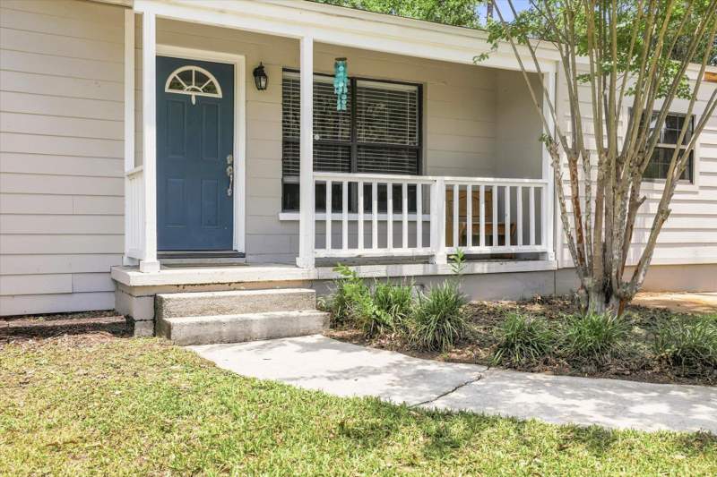 4 bedroom Detached at 1816 Atkamire Drive, Azalea Park, Tallahassee — photo 2