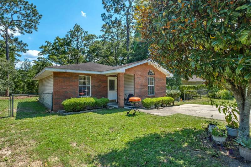 3 bedroom Detached at 107 Ponce De Leon, Alameda Heights Unrec Plat, Tallahassee — photo 2