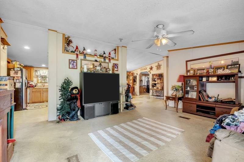 4 bedroom ManufacturedHome at 9016 Glover Court, Glover Court, Tallahassee — photo 5