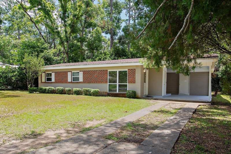 3 bedroom Detached at 1929 Karen Lane, Caroline Courts, Tallahassee — photo 2