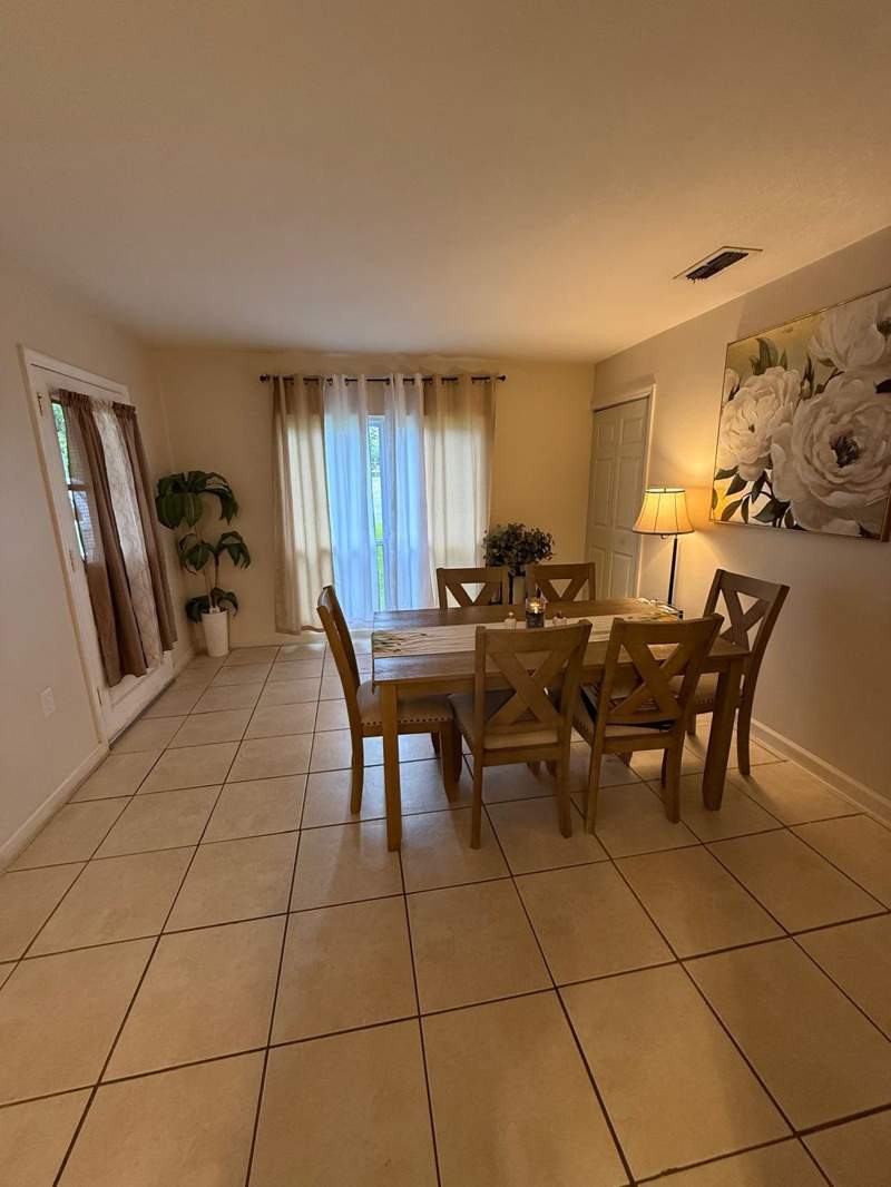 3 bedroom Detached at 1929 Karen Lane, Caroline Courts, Tallahassee — photo 3