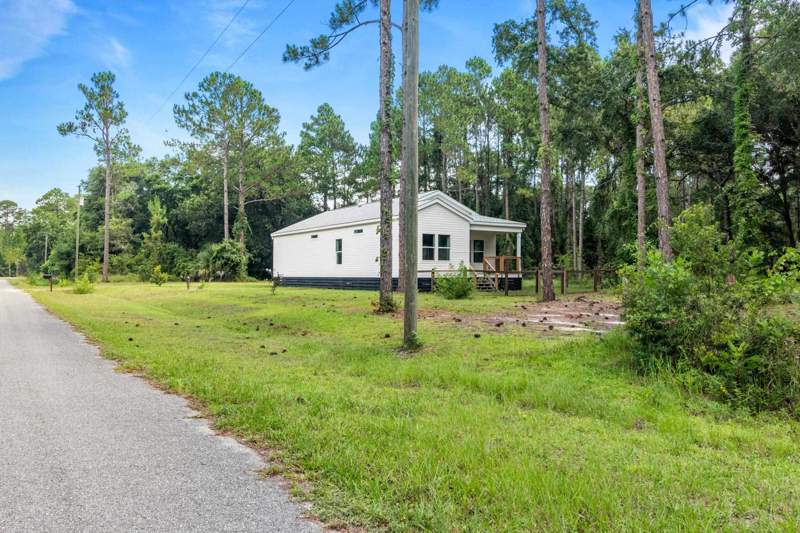 3 bedroom Detached at 211 Franklin Street, Village Green By the Sea, Carrabelle — photo 4