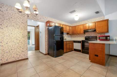 2335 Tina Drive, Tallahassee FL - photo 7 of 20