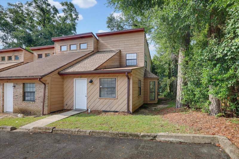 3 bedroom Townhouse at 1808 Jackson Bluff Road, Indian Oaks West, Tallahassee — photo 2