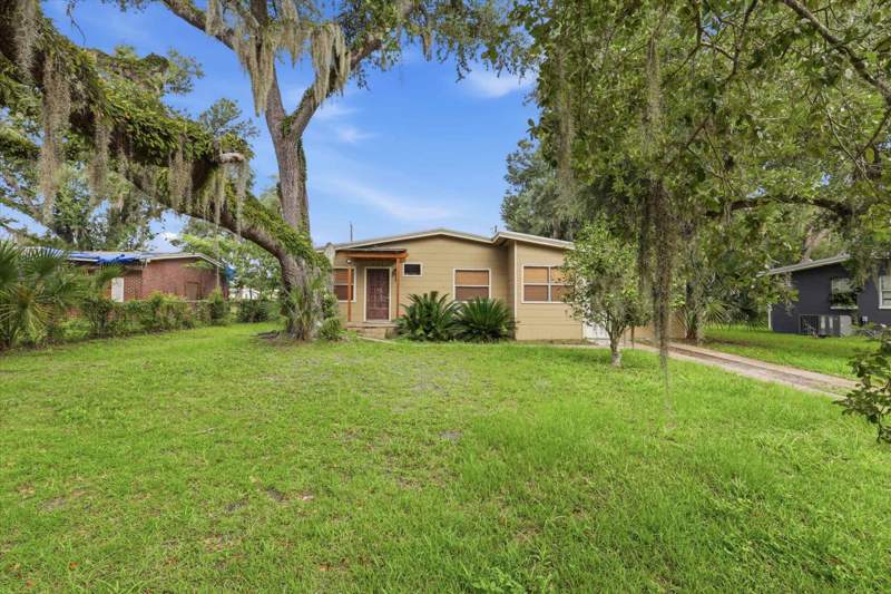 3 bedroom Detached at 205 Cypress Road, Colonial Homes, Perry — photo 3