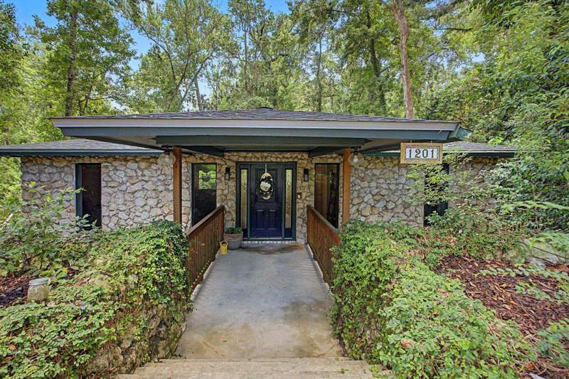 3 bedroom Detached at 1201 Devils Dip, Brockswood Park, Tallahassee — photo 2