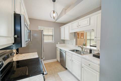 9138 Stonehenge Trail, Tallahassee FL - photo 10 of 37