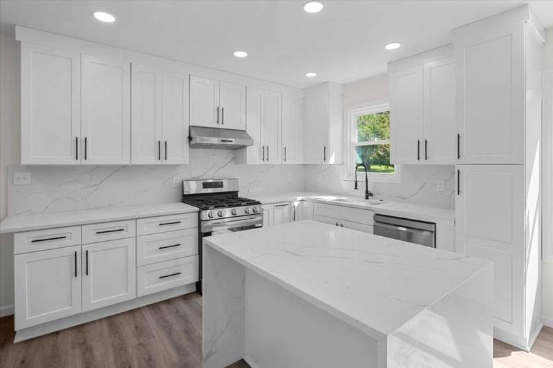 4 bedroom Detached at 400 Talaflo Street, Franklin Park, Tallahassee — photo 5
