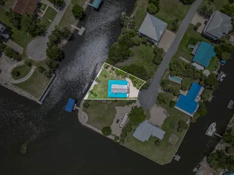 94 Gulf Breeze Drive, Crawfordville FL - photo 8 of 35