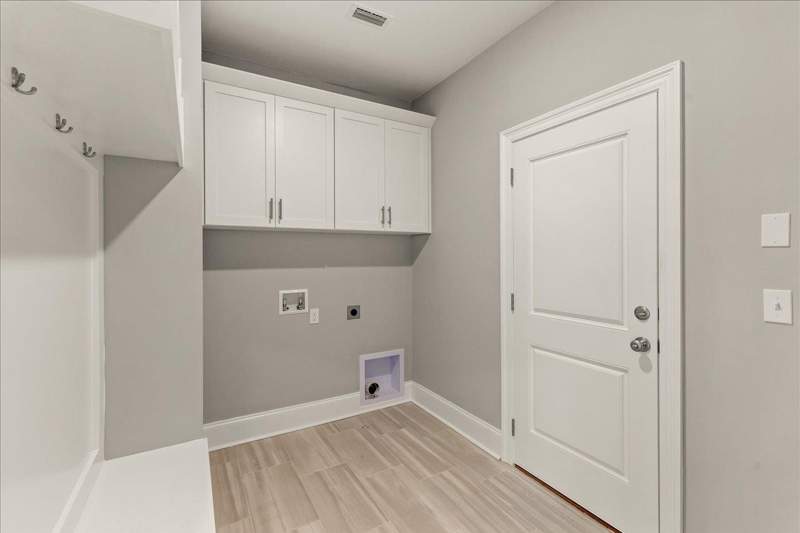 4 bedroom Detached at 3917 Ardmore Lane, Canopy Unit 5, Tallahassee — photo 4