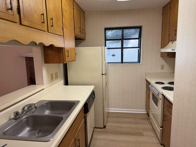 2 bedroom Townhouse at 1534 Merry Oaks Court, Merry Oaks, Tallahassee — photo 5