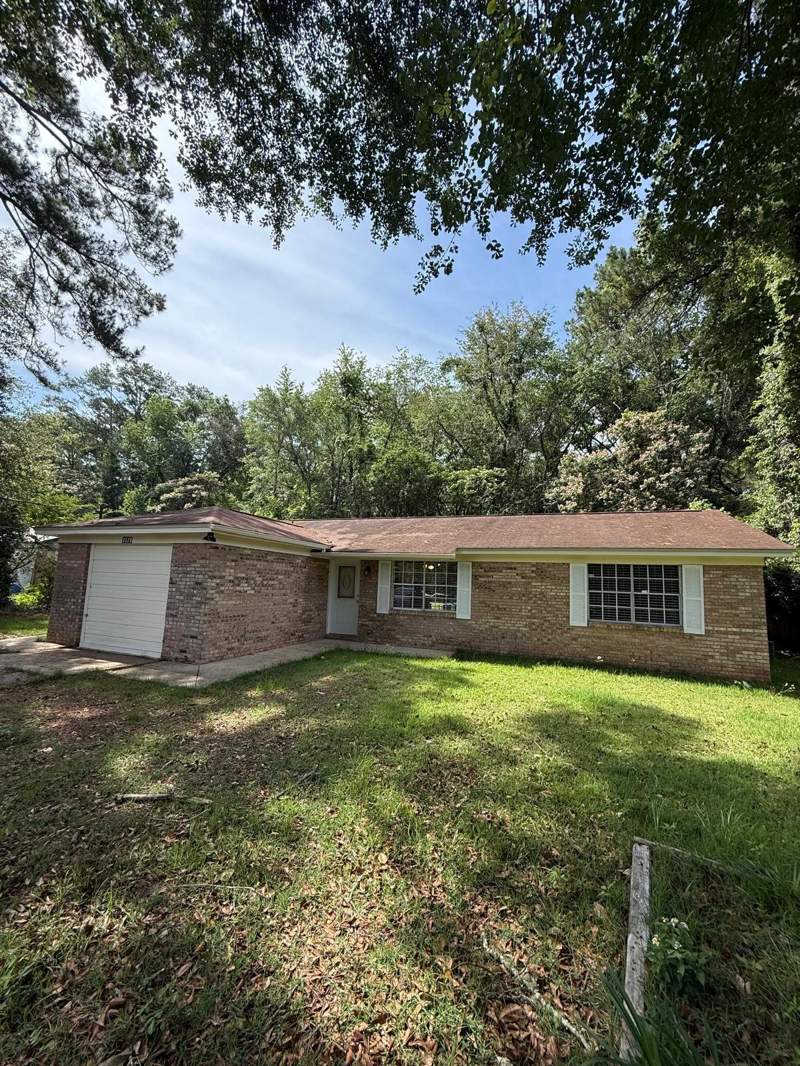 3 bedroom Detached at 3529 Wood Hill Drive, Plantation Woods, Tallahassee — photo 2