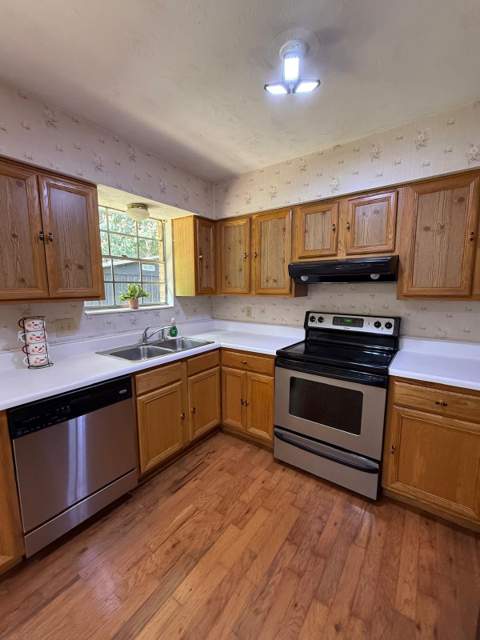 3529 Wood Hill Drive, Tallahassee FL - photo 8 of 29
