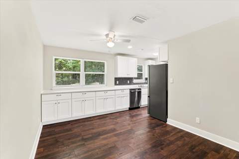 2912 Oakwood Drive, Tallahassee FL - photo 9 of 36