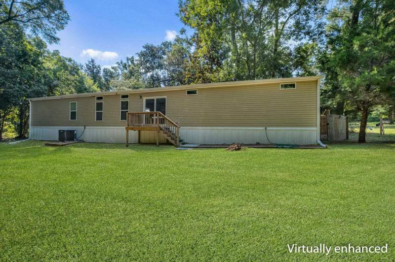 3 bedroom ManufacturedHome at 9072 Hardwood Lane, Kelly Court, Tallahassee — photo 4