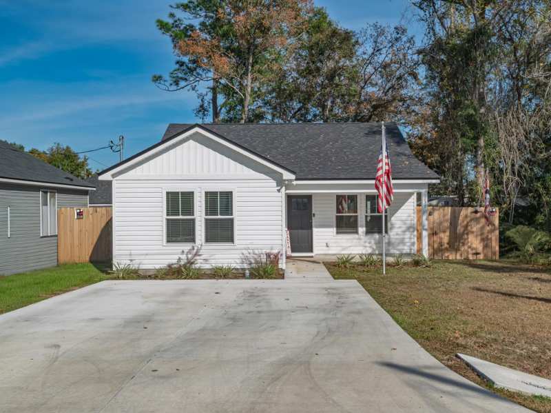 3 bedroom Detached at 137 Ted Lott Lane, Magnolia Gardens, Crawfordville — photo 1