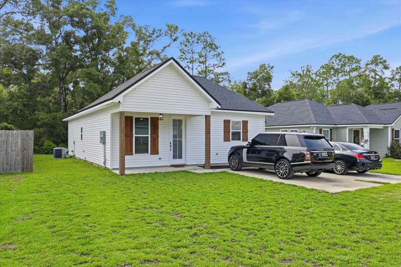 3 bedroom Detached at 24 Lm Street, Lake Ellen Proper, Crawfordville — photo 2