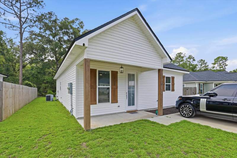 3 bedroom Detached at 24 Lm Street, Lake Ellen Proper, Crawfordville — photo 3