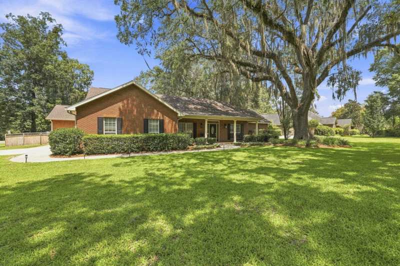 3 bedroom Detached at 210 Meadow Ridge Drive, Ox Bottom Manor, Tallahassee — photo 1