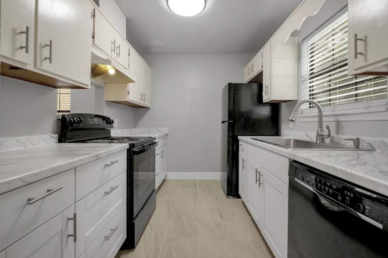 2 bedroom Townhouse at 1822 Meriadoc Road, Tharpe Street Village, Tallahassee — photo 5