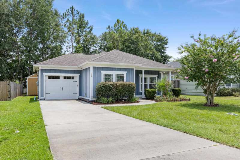 3 bedroom Detached at 190 Carousel Circle, Gardens Of Saralan 1, Crawfordville — photo 1