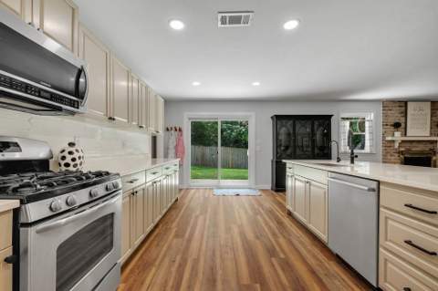 4034 Delvin Drive, Tallahassee FL - photo 7 of 24