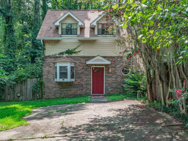 2 bedroom Townhouse at 1301 Cross Creek Circle, Cross Creek Unrec, Tallahassee — photo 1