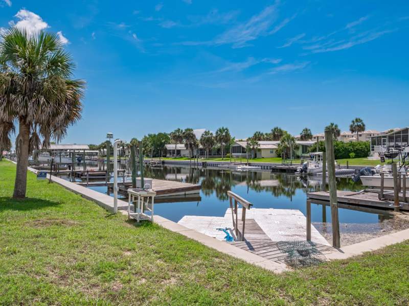 3 bedroom ManufacturedHome at 21 Connie Drive, Pardse Vllg Of Sh Pt, Crawfordville — photo 3