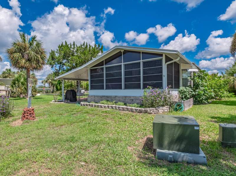 3 bedroom ManufacturedHome at 21 Connie Drive, Pardse Vllg Of Sh Pt, Crawfordville — photo 5