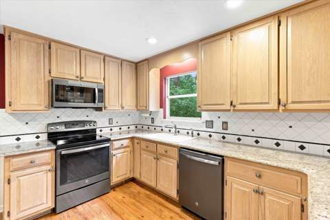 648 Derbyshire Road, Tallahassee FL - photo 11 of 34