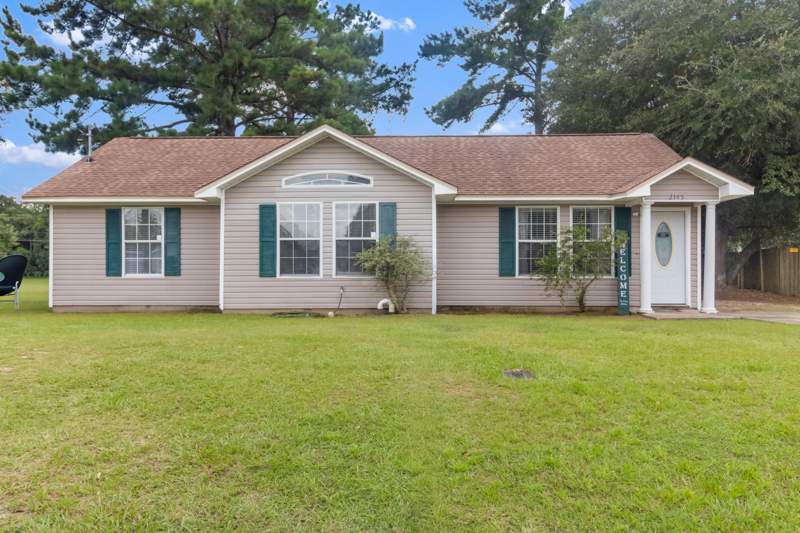 3 bedroom Detached at 2145 Kennedy Lane, Osceola Park, Quincy — photo 2