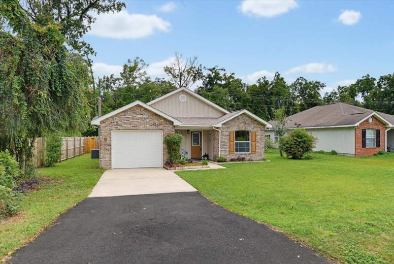 3 bedroom Detached at 62 Apachee Road, Wakulla Gardens, Crawfordville — photo 2