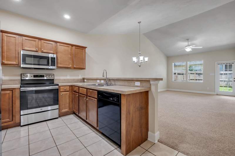 2 bedroom Townhouse at 5510 Hampton Oak Place, Hampton Creek Subdivision, Tallahassee — photo 5