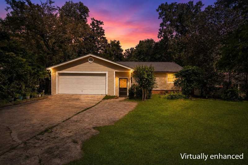 3 bedroom Detached at 2504 Debden Court, Shannon Forest, Tallahassee — photo 1
