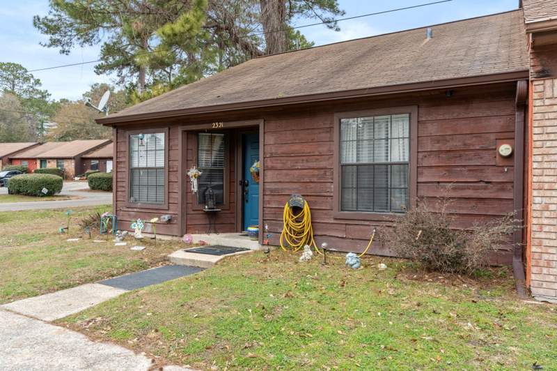 2 bedroom Townhouse at 2321 Hartsfield Way, Shadowlawn Cluster Homes, Tallahassee — photo 3
