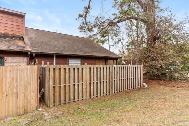 2 bedroom Townhouse at 2321 Hartsfield Way, Shadowlawn Cluster Homes, Tallahassee — photo 4