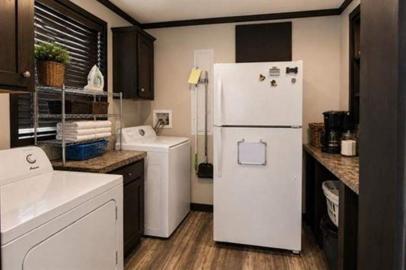 3 bedroom ManufacturedHome at 616 NE Hillside Terrace, Twin River Farms, Lee — photo 4