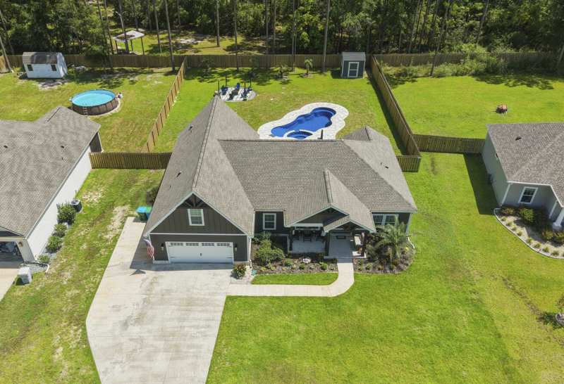 4 bedroom Detached at 66 Avondale Drive, Chadwick Estates, Crawfordville — photo 1
