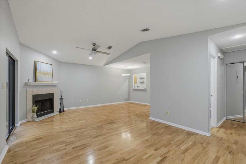 2 bedroom Condominium at 1571 Stone Road, Wood Ridge Condominiums, Tallahassee — photo 1