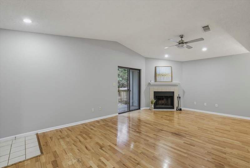 2 bedroom Condominium at 1571 Stone Road, Wood Ridge Condominiums, Tallahassee — photo 2
